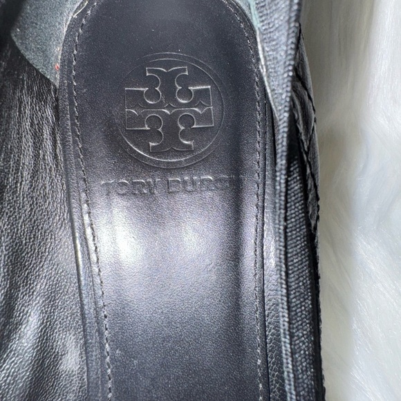 TORY BURCH shoe black quilted pumps gold logo cap toe shoes size 8.5 pump - Picture 8 of 10